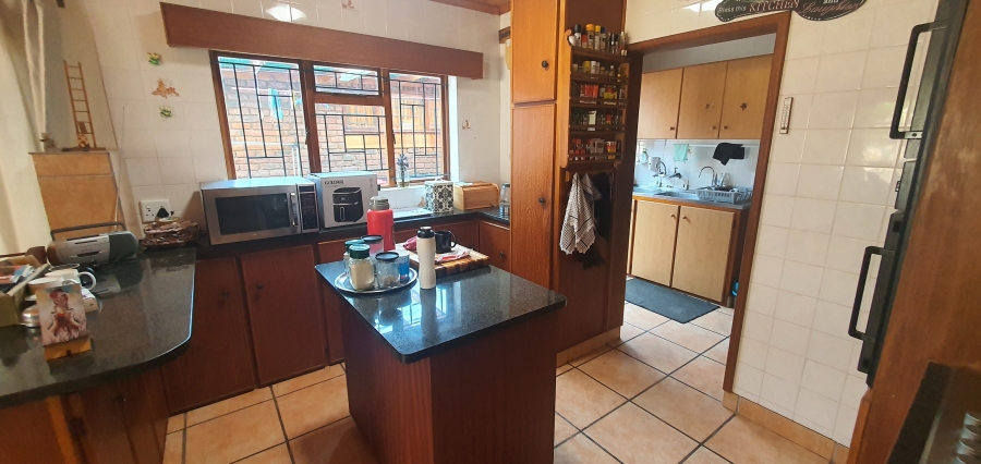 3 Bedroom Property for Sale in Heiderand Western Cape